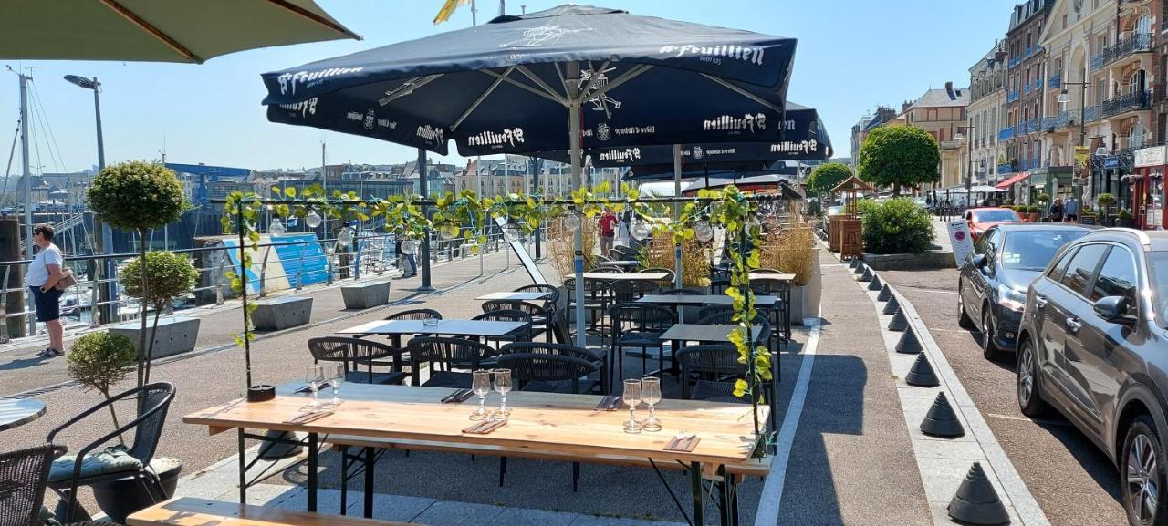 A Dieppe, Vue Et Port, Proche Centre Dieppe