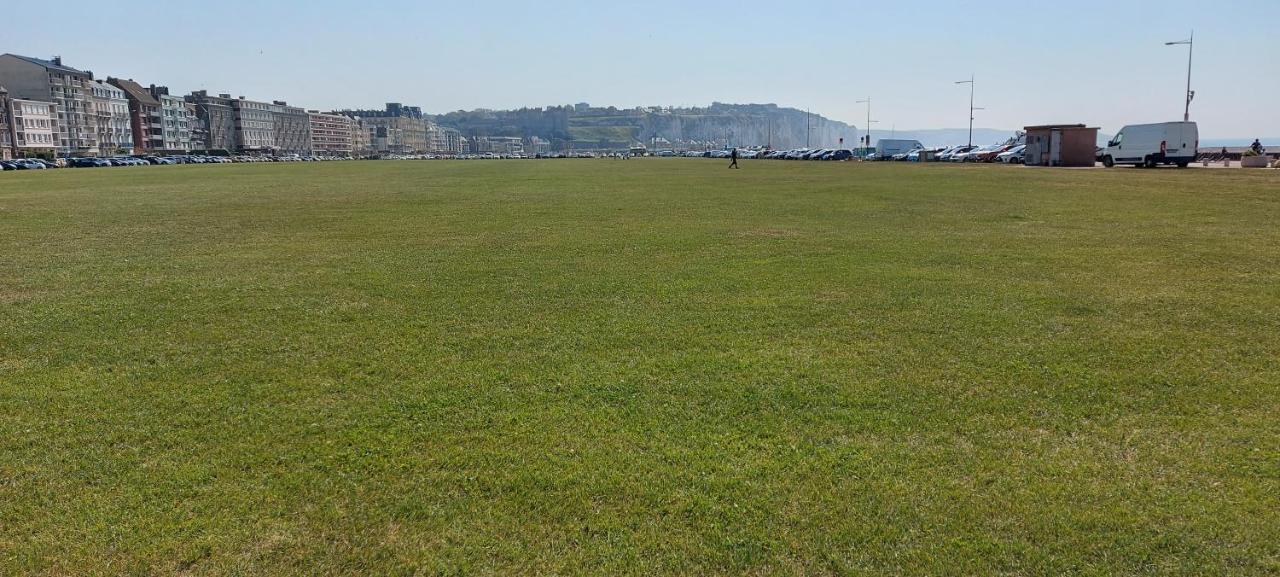 A Dieppe, Vue Et Port, Proche Centre * Dieppe